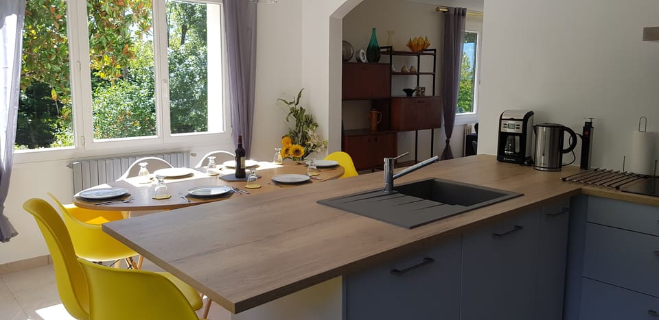 Kitchen is open plan to the dining area and lounge.