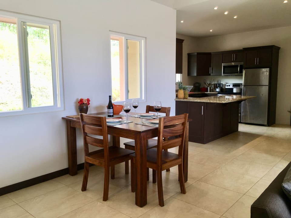 Dining area, open kitchen