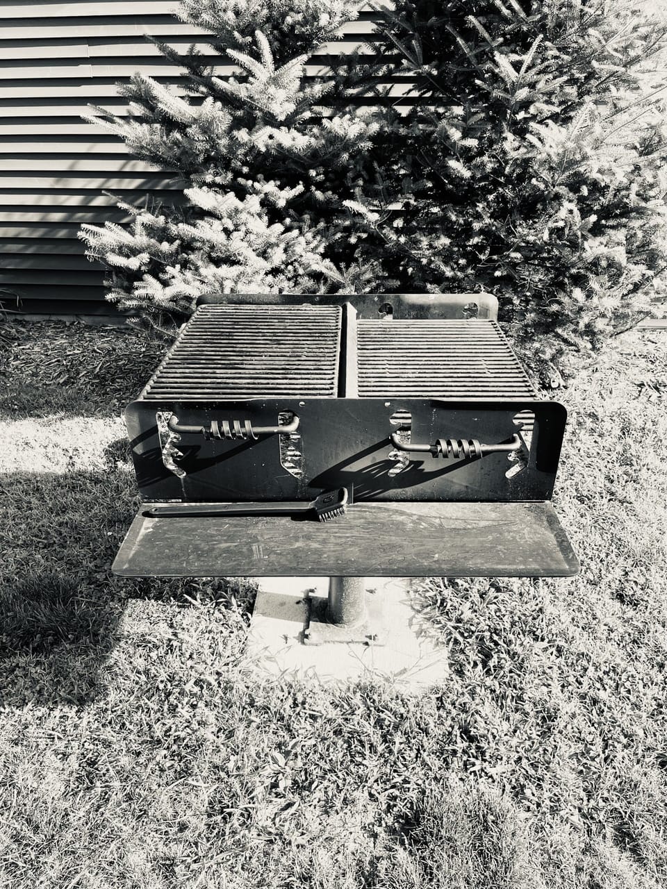 36"x29" Charcoal grill fits enormous amounts of delicious food!