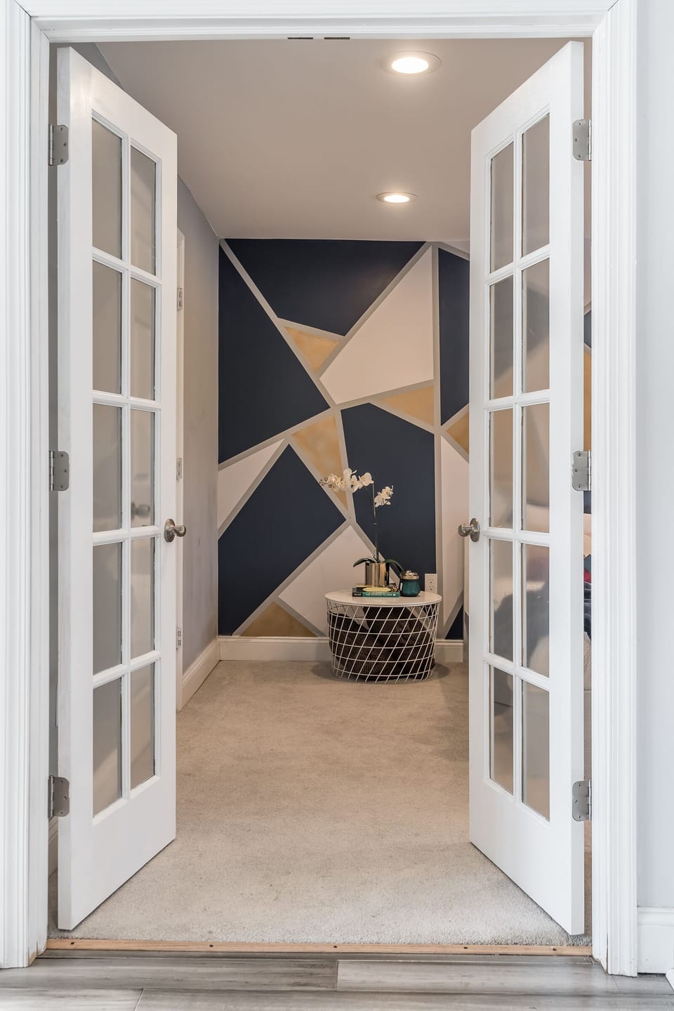 Welcome to the private en-suit master bedroom