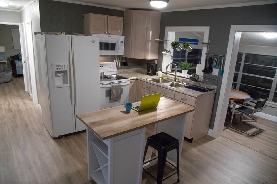 A well-appointed kitchen ready to cook..or watch someone else do it. ;)