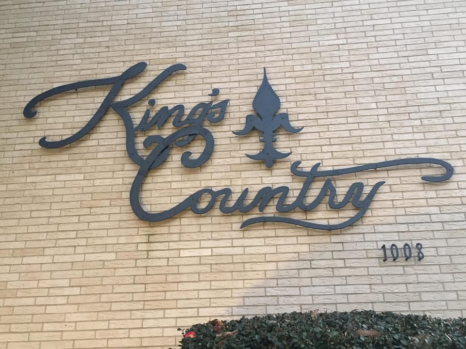 Nice condo complex built in the 70's in a quiet area in middle of city