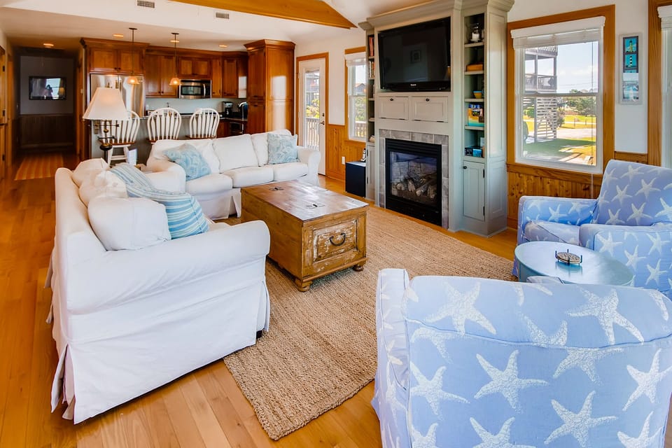 Surf-or-Sound-Realty-On-the-Waterfront-733-Great-Room