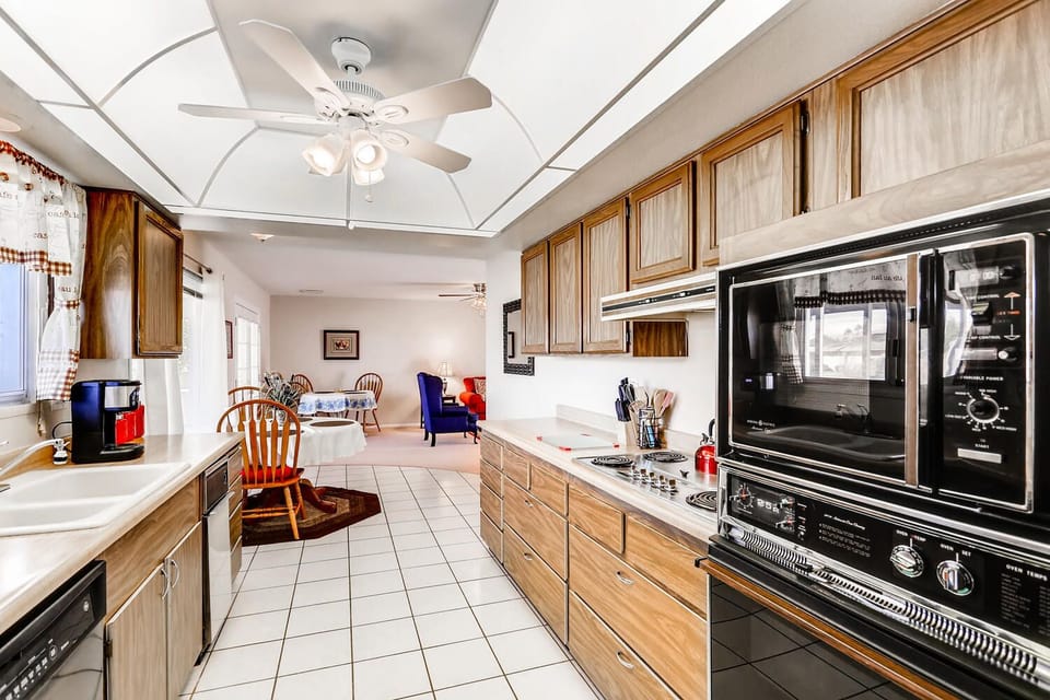 Abundant Lighting in the Kitchen, Ceiling Fan & More!