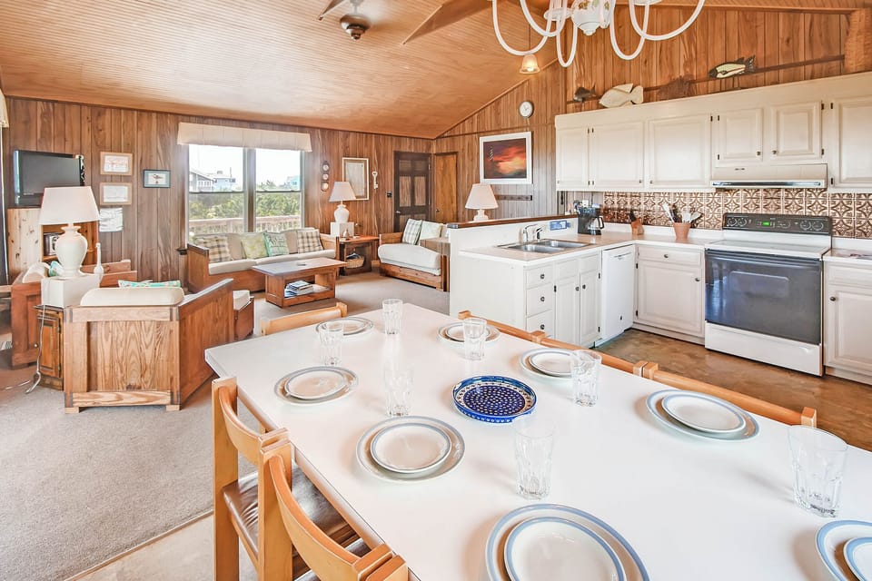 Surf-or-Sound-Realty-Ja-Kel-Ris-16-Dining-Area