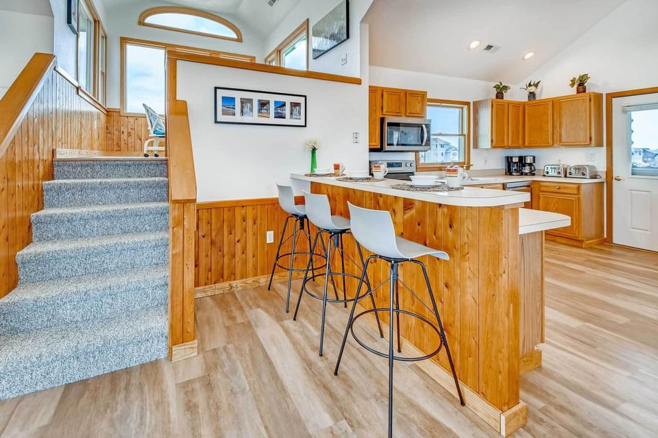 Surf-or-Sound-Realty-459-Above-The-Dunes-Kitchen-2