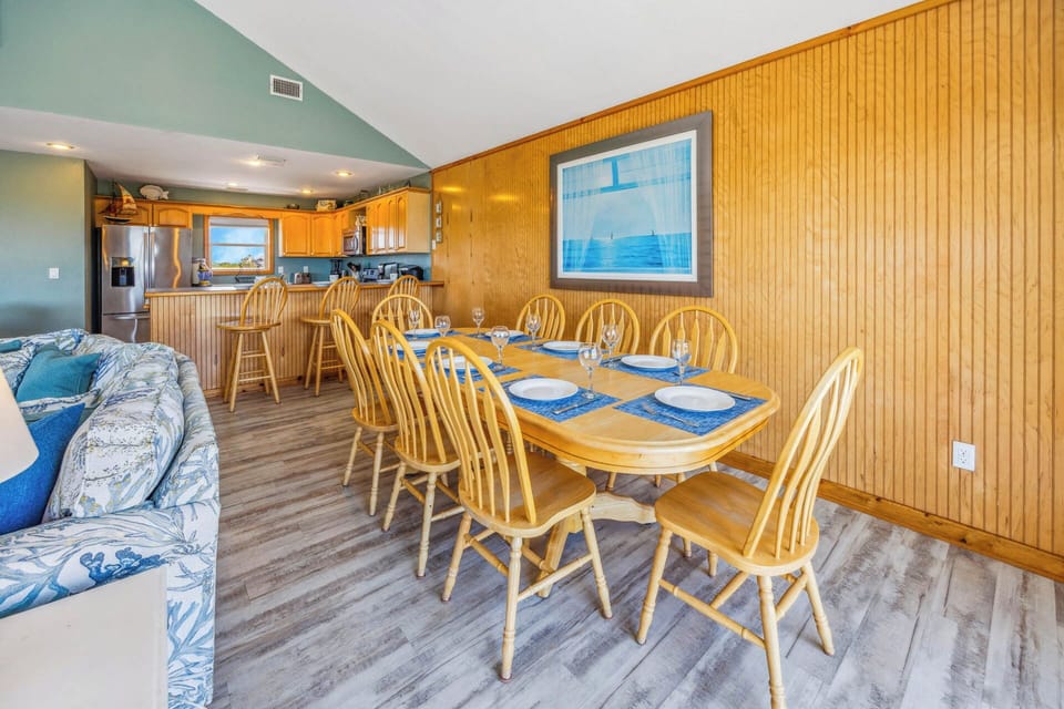 Surf or Sound Realty - 704 - A Reel Addiction - Dining Area -6