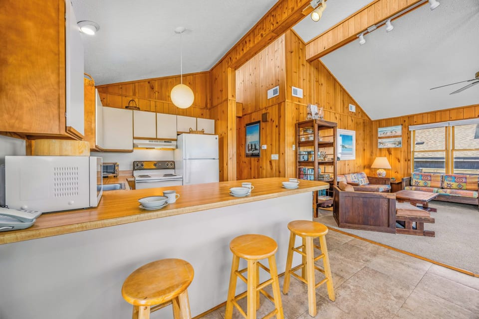 Surf or Sound Realty - 134 - Aquarius - Kitchen -1