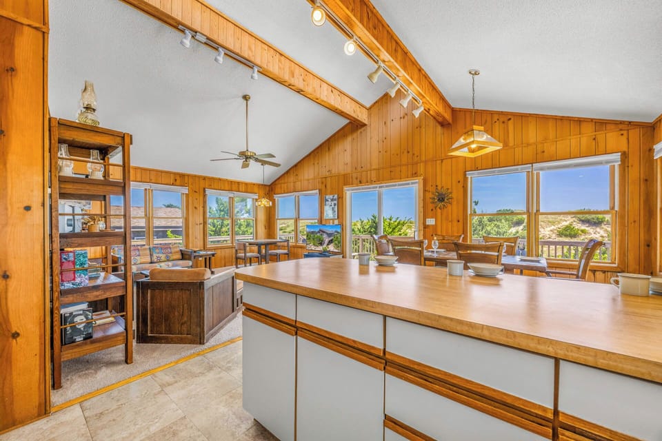 Surf or Sound Realty - 134 - Aquarius - Kitchen -4