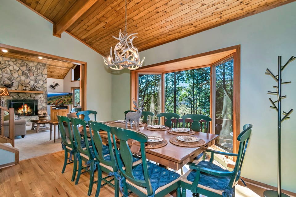 Large dining area with seating for 10 people.