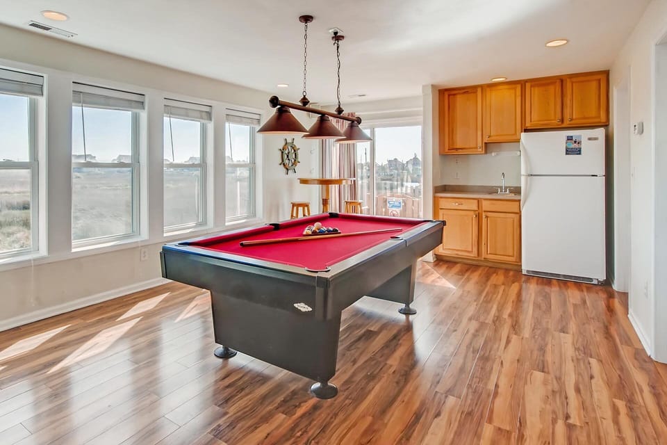 Surf-or-Sound-Realty-Ocean-HI-712-Game-Room-1