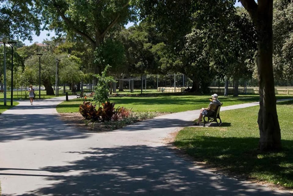 14 mins walk to Rushcutters Bay Park