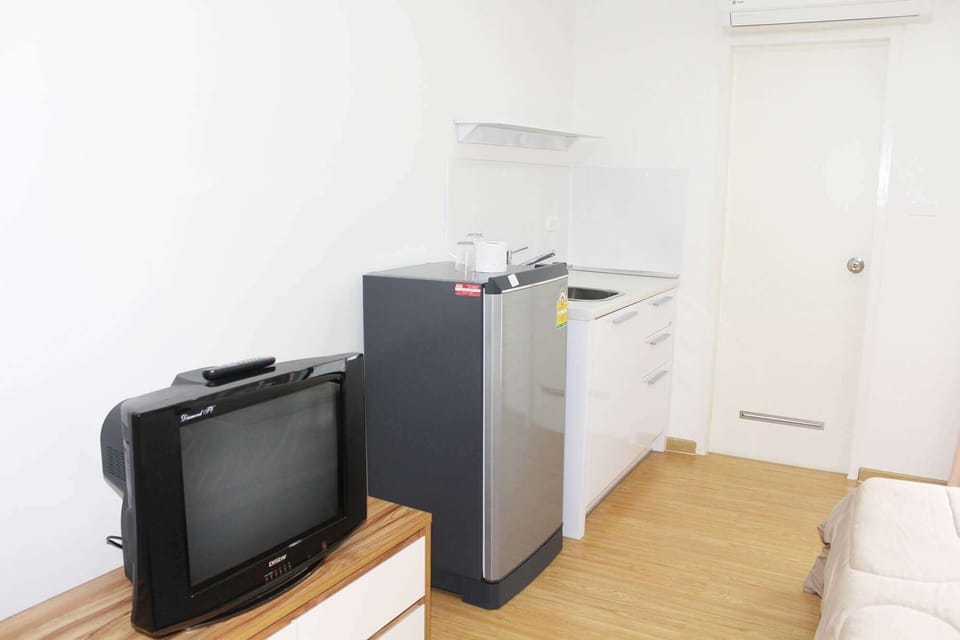 New and Modern Studio 24-6