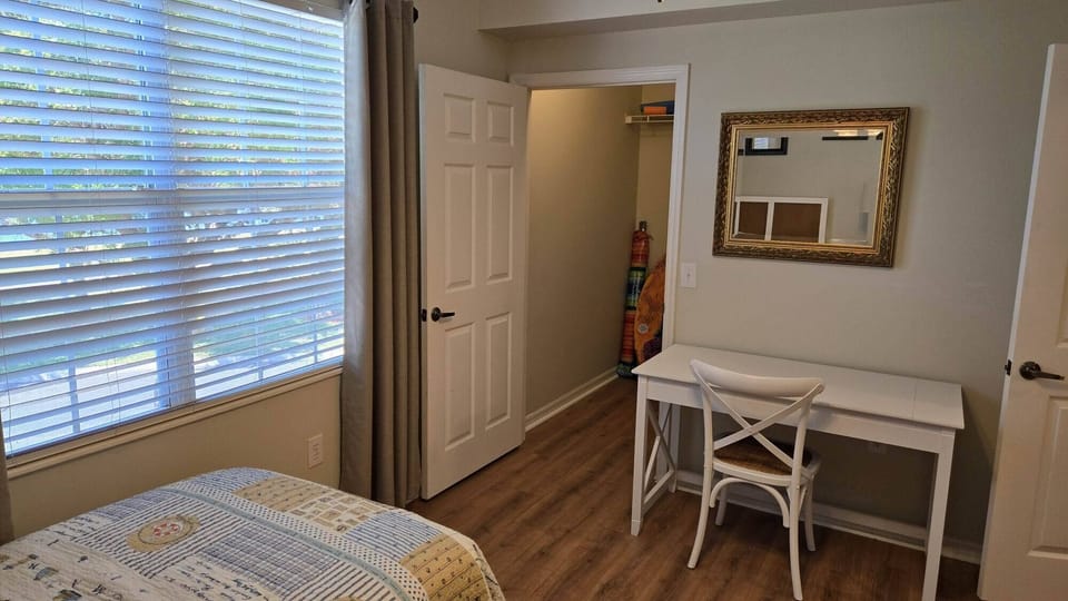 Third bedroom working desk