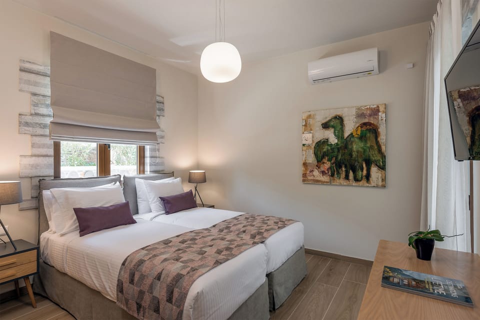 Twin bedroom with air condition!