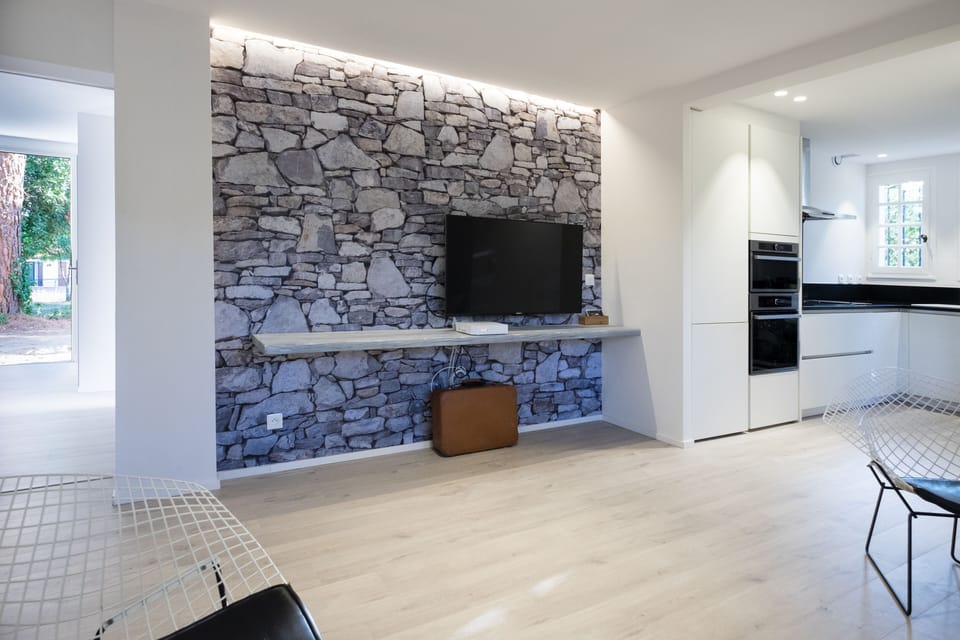 Tv- open kitchen