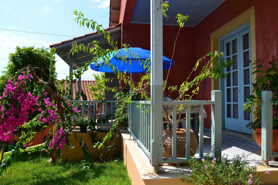 Enjoy lovely verandas with your beloved! Kefalonia bungalows