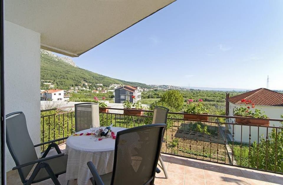 You have a beautiful look on the swimming pool in front of Apartment or or Adriatic sea and islands.