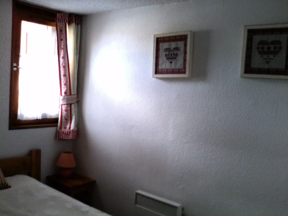 1 bedroom, iron/ironing board, internet