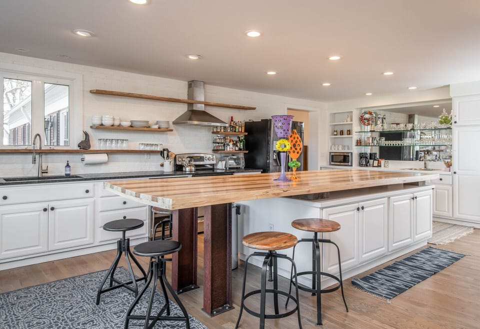 The Magnolia Manor- Kitchen