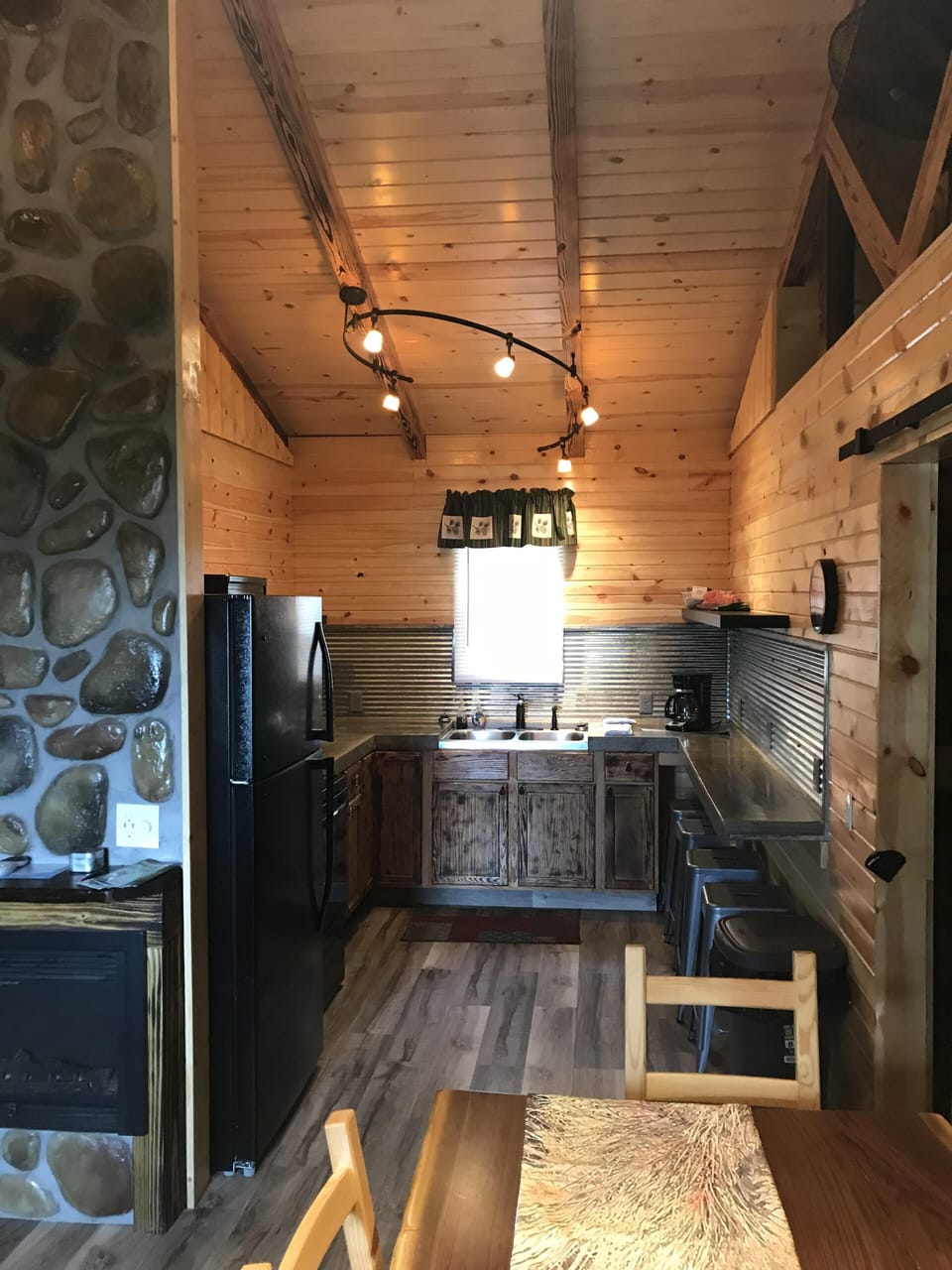 Fully Furnished Kitchen and Dining area