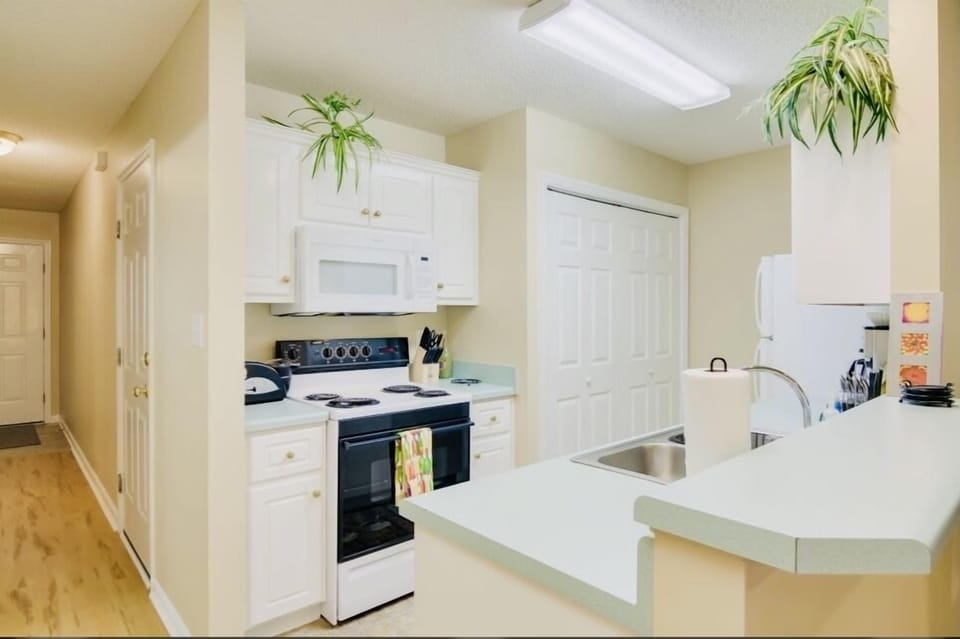 Fully equipped kitchen 