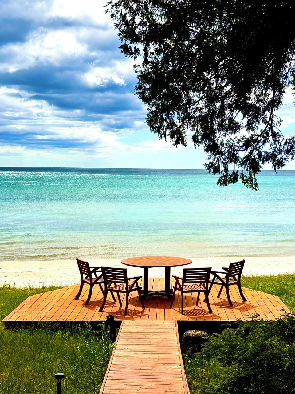 Front deck overlooking the sandy beach