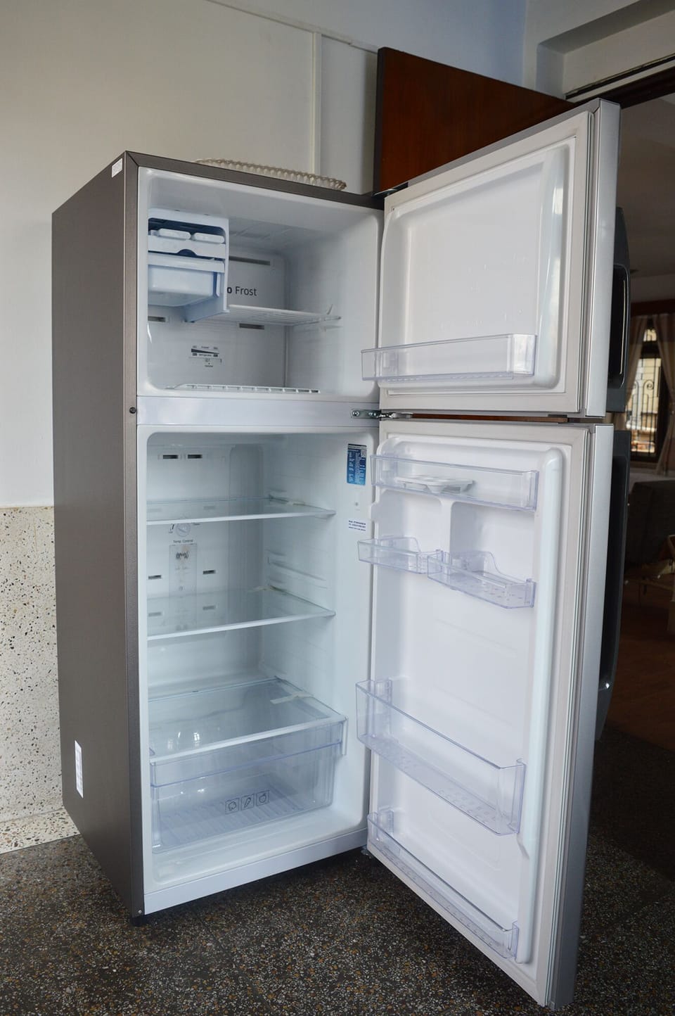 Refrigerator
