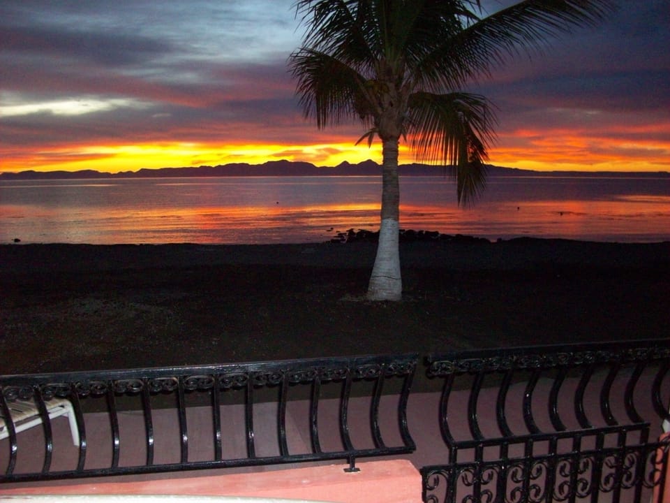 just another gorgeous sun rise while we are having our morning coffee 