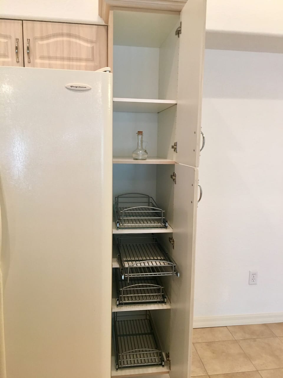 Kitchen cabinets inside 