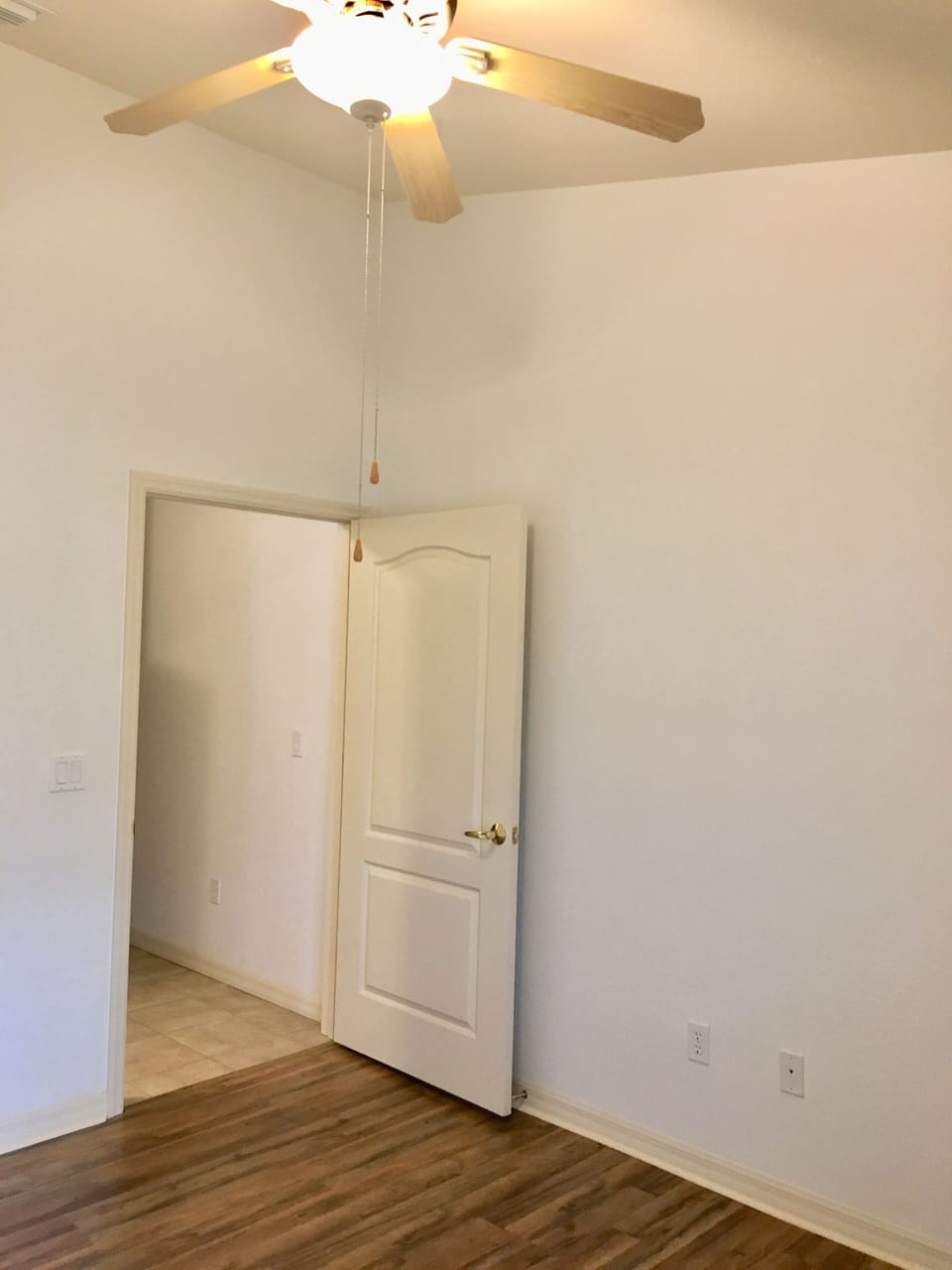 Bedroom #2( fits 2 twin or queen size beds); walk-in closet/ smaller 