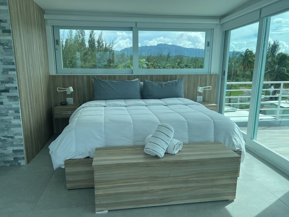 Presidencial Suite (ADDITIONAL COST $ PER NIGHT)