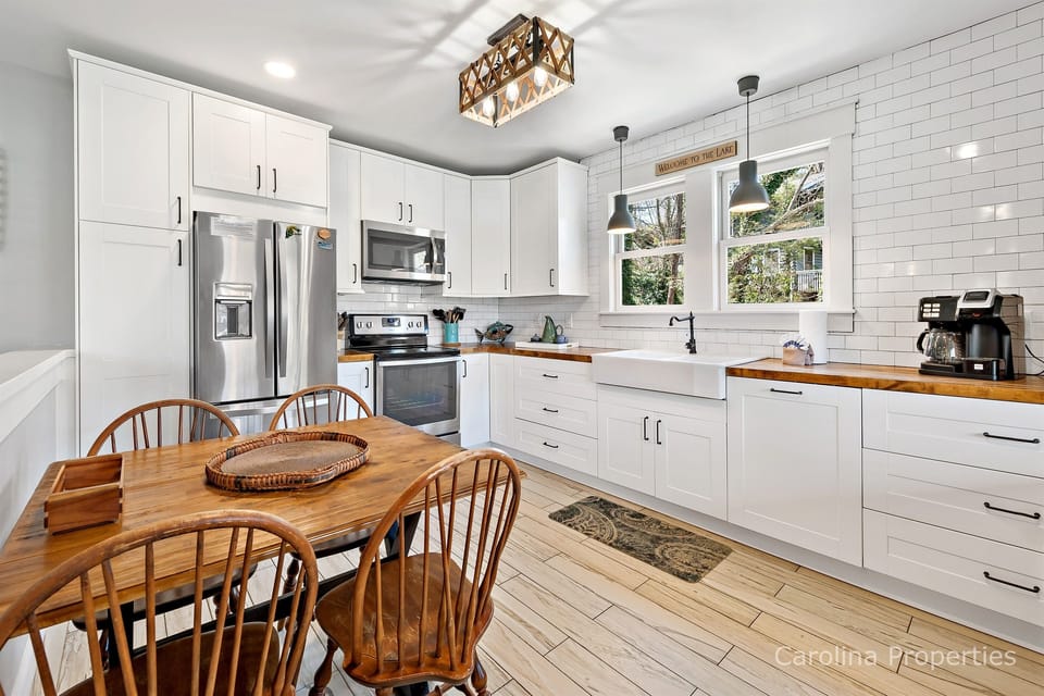 Additional view of the kitchen