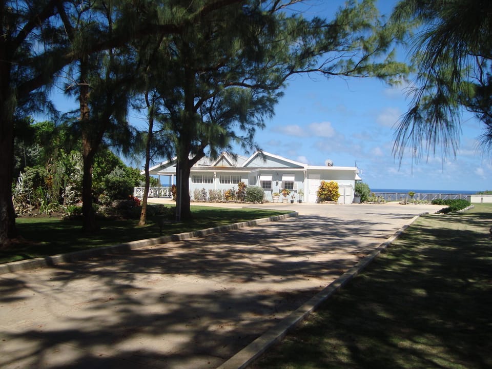 Driveway and Front of House 