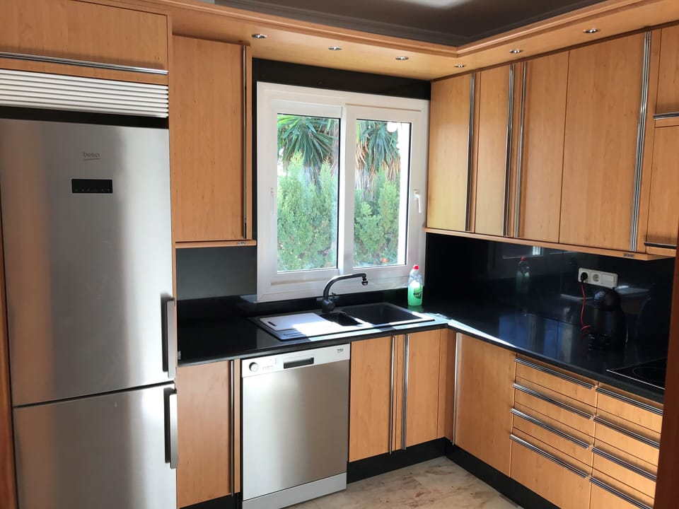 Kitchen 1