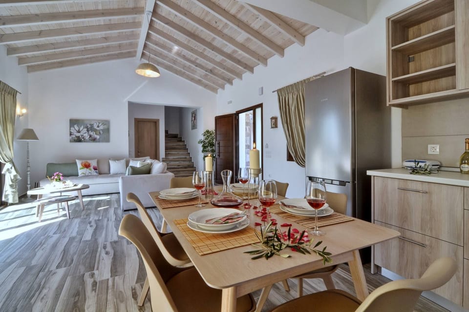 Lefkimmiatis Villa Elaia interior