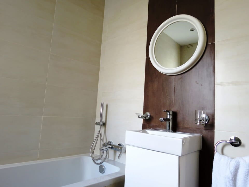 Main bathroom