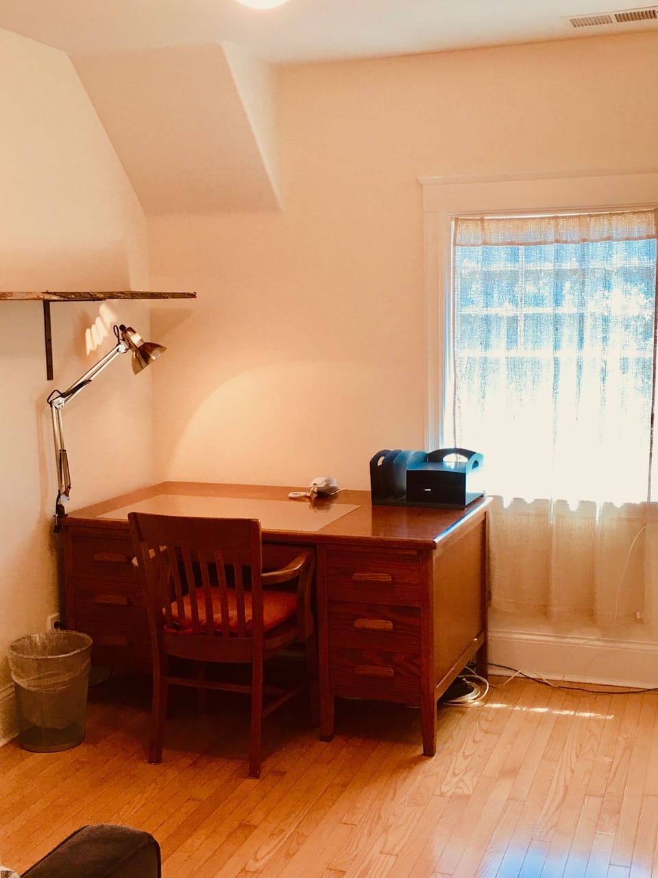 Office also has pull out single bed for guest.