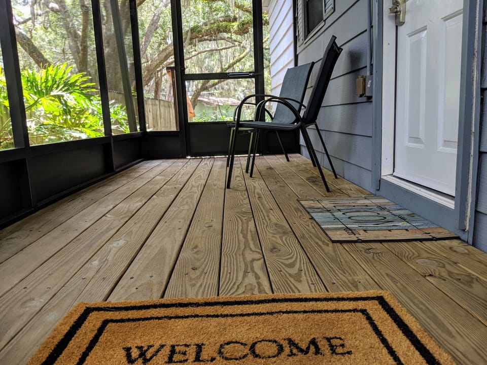 Screened in porch entrance for your enjoyment.