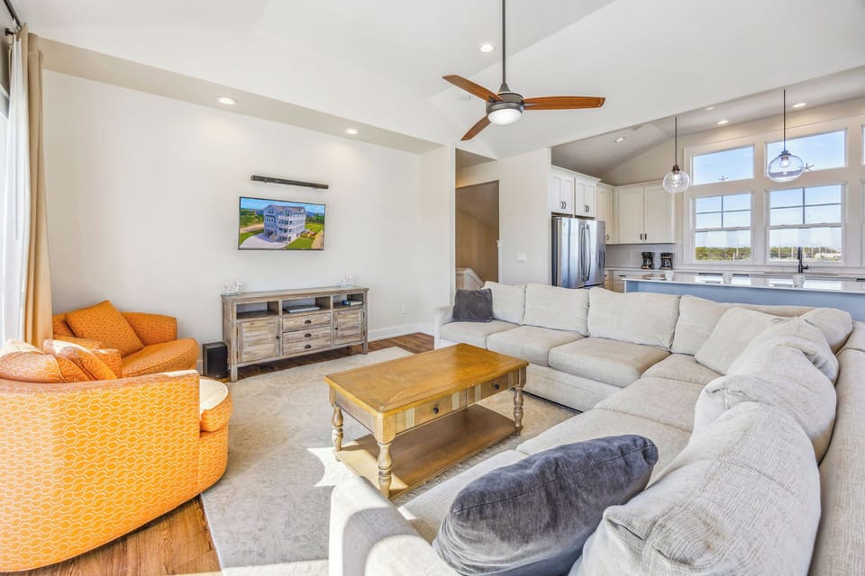 Surf or Sound Realty - 862 - Perfect 10 - Great Room  -4