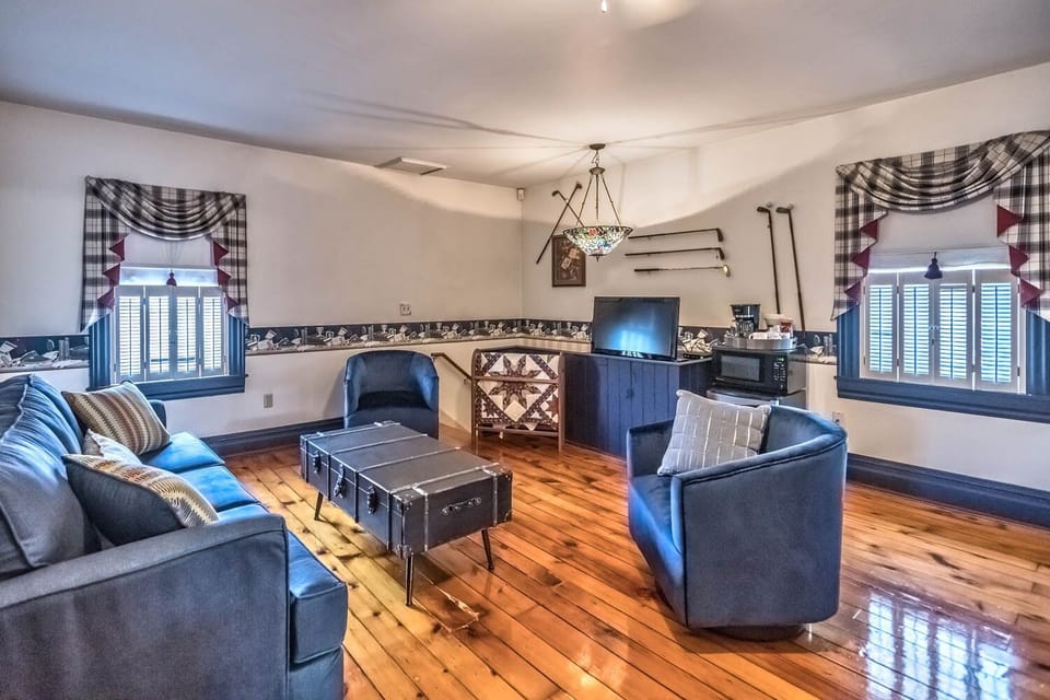 Private Living Room