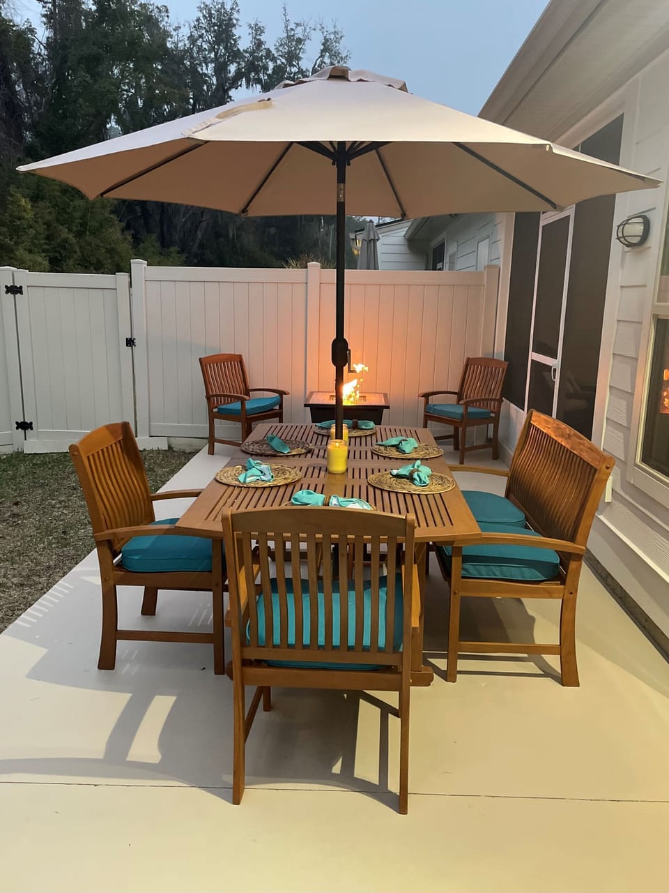 Teak table. Seating for 6. 