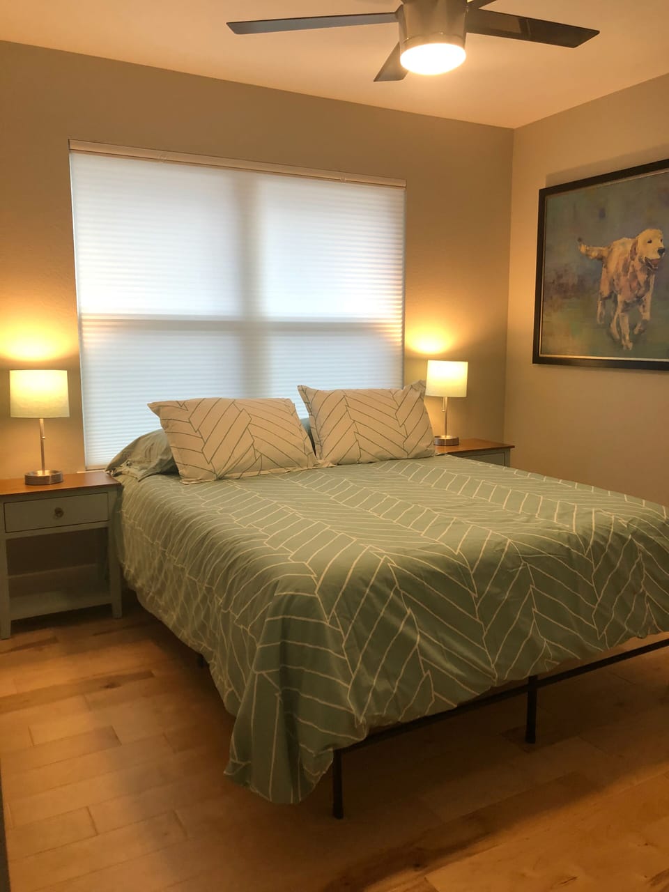 Second bedroom, with a brand new queen sized bed.