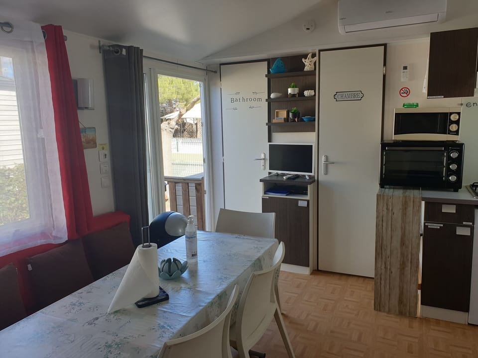 Living / dining room - Led TV