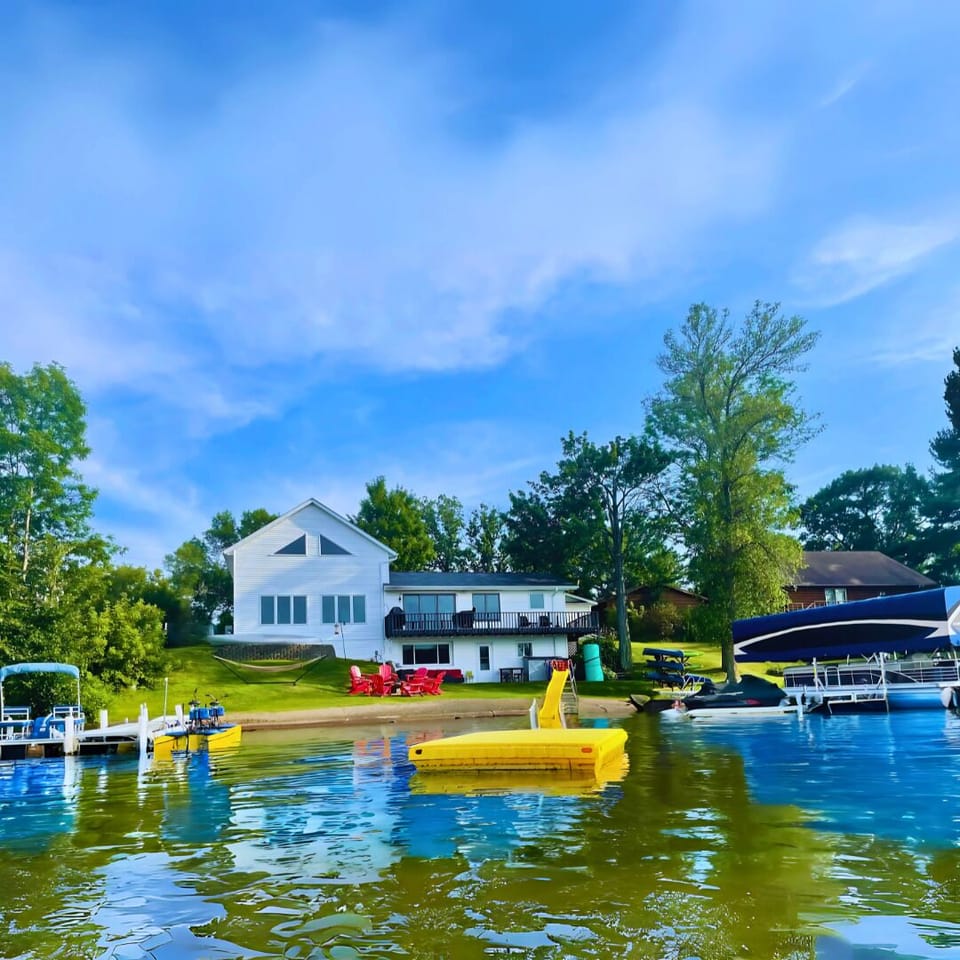 Welcome to Horseshoe Haven, a beautiful lake home with resort-style amenities!