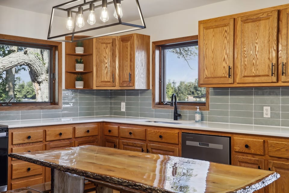 Awesome lake views while you are cooking. 