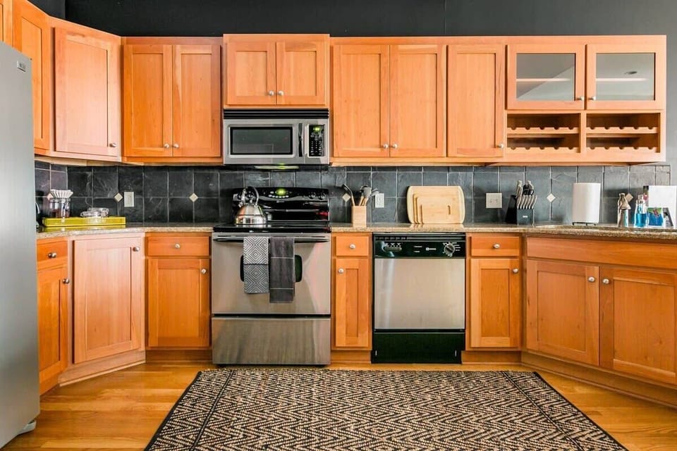 Roomy Kitchen with DRIP coffee machine!