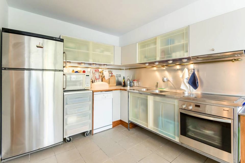 Second kitchen 
