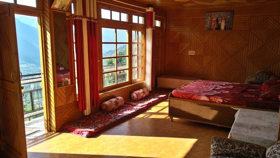 big room with plenty of natural light .......when sun itself wakes you up