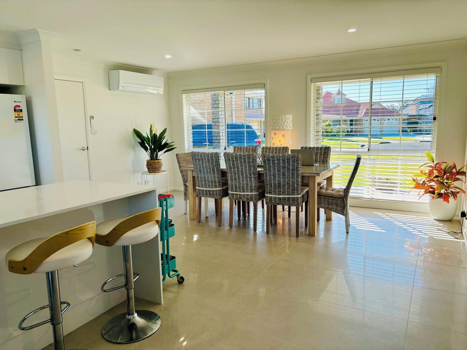 Open plan dining, kitchen and lounge area